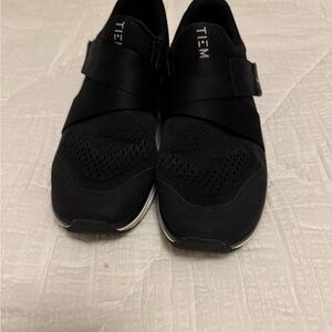 TIEM Women's cycling shoe, size 10